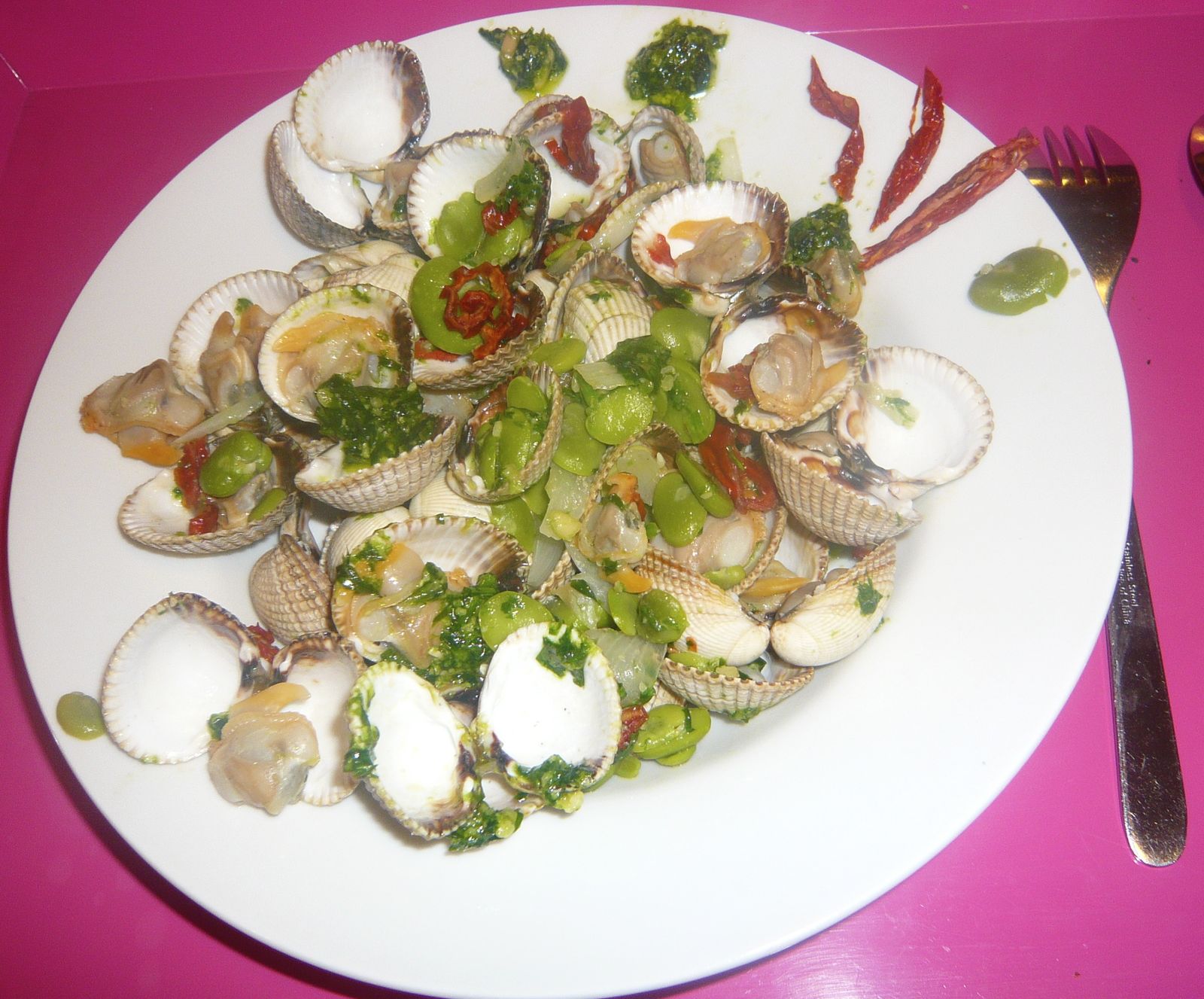 Midori dans sa cuisine ! Coques, fèves fraiches et pesto d'ail d'ours