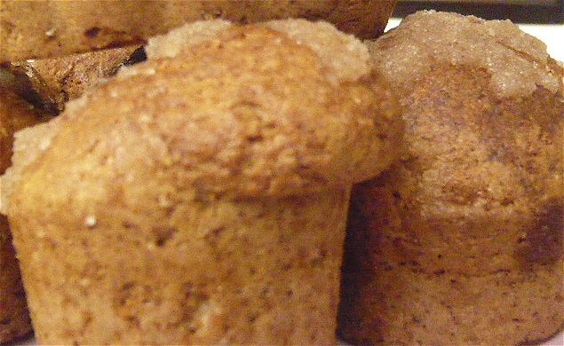 Muffins farine complète parfumés à la cannelle Midori dans sa cuisine !