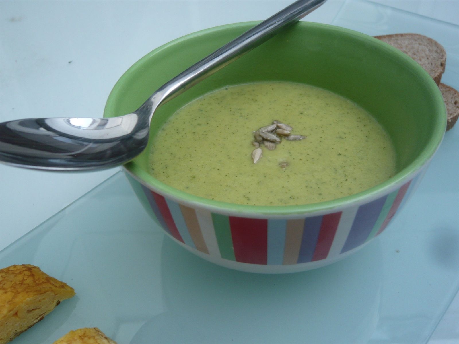 Velouté de Courgettes à la Purée d'Amandes Midori dans sa cuisine !