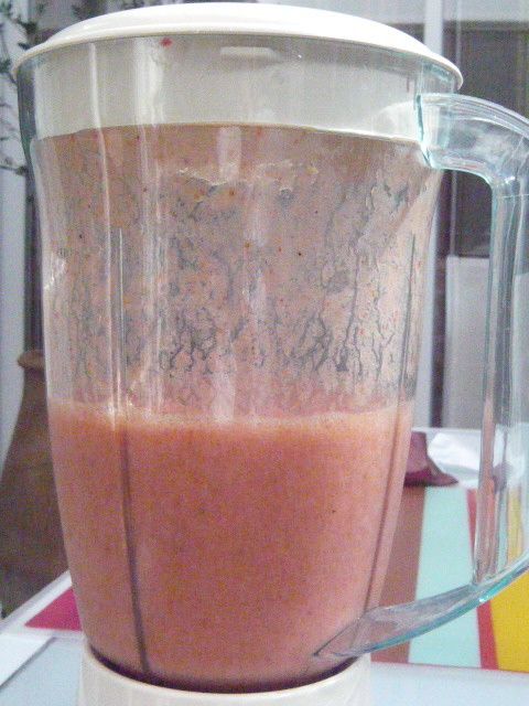 Smoothie Banane, Fraises, Framboises, Kiwi Midori dans sa cuisine !