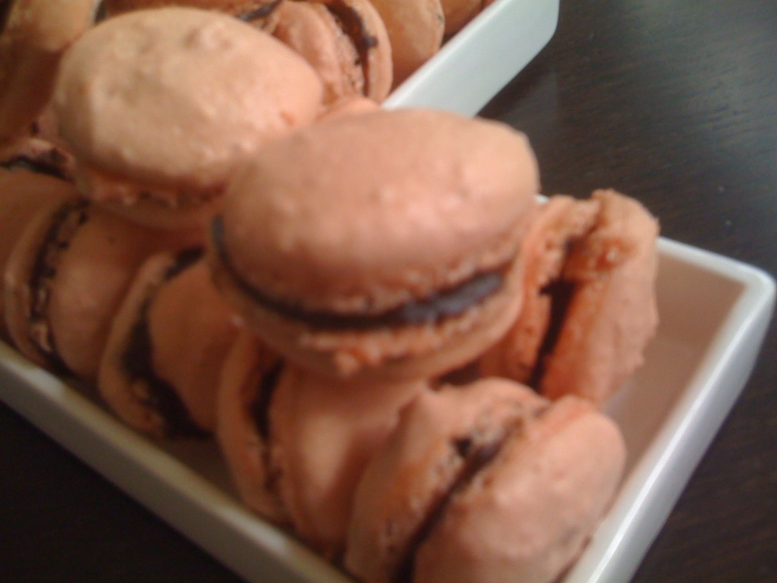 Macarons Noix de Coco, Chocolat Midori dans sa cuisine !