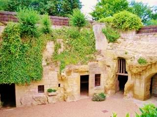 ladeviniereentreecaves-copie-1