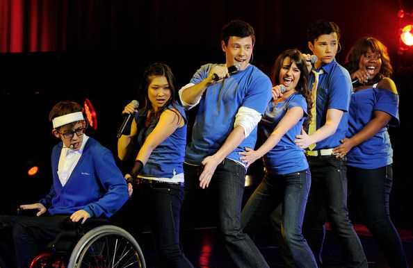 Fox-Glee-Live-2010-Gibson-Amphitheater-uIeCwRo9ukgl.jpg