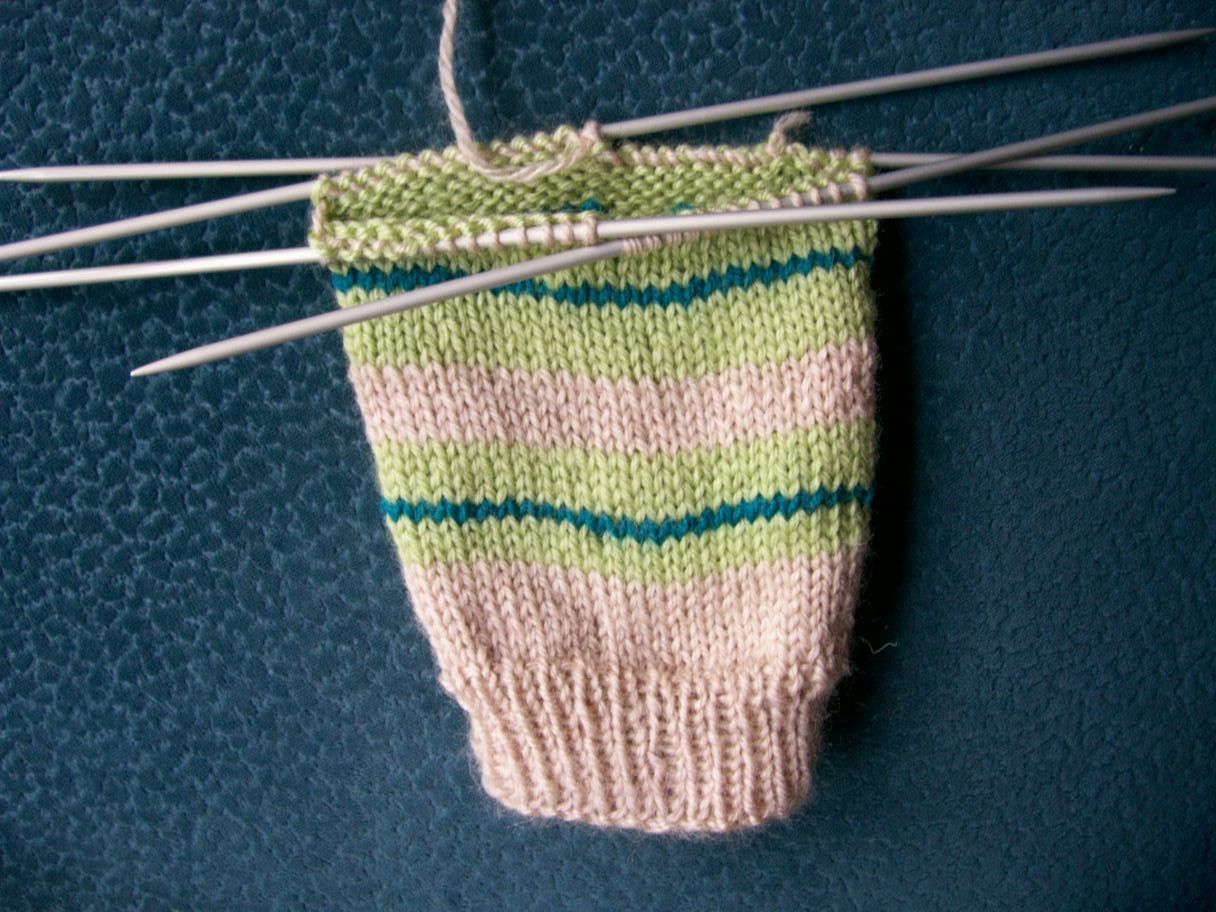 TUTO chaussettes à 4 aiguilles et aux points enveloppés - libelluledunord