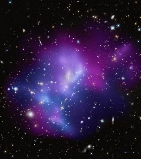 un-groupe-de-quatre-galaxies-entrant-en-collision_13875_w46.jpg