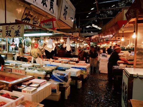 tsukiji-fish-market_6827_600x450.jpg