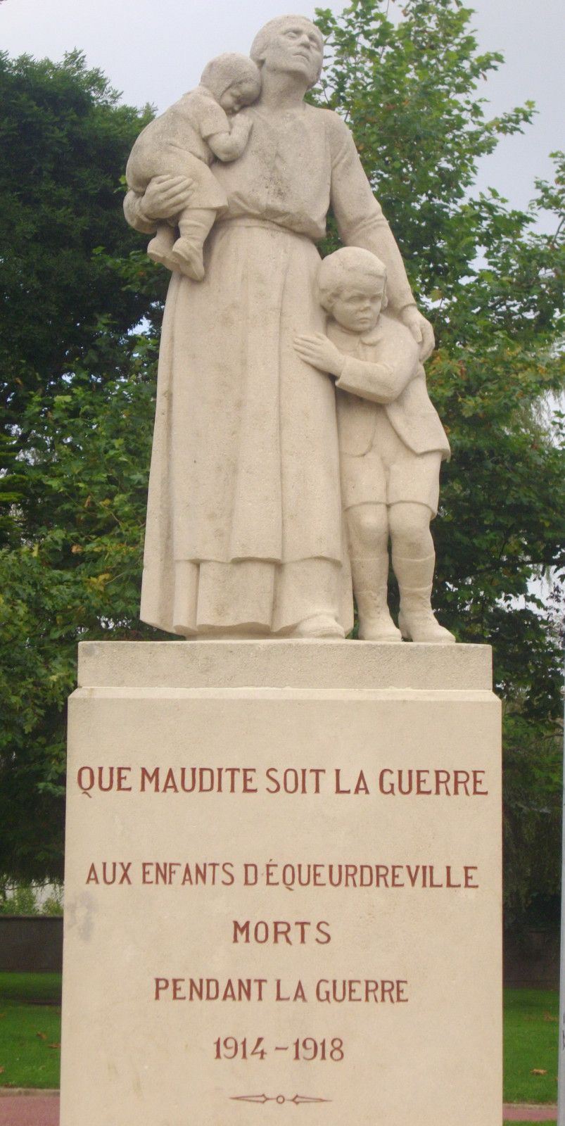 Monument_aux_morts_d-Equeurdreville.jpeg