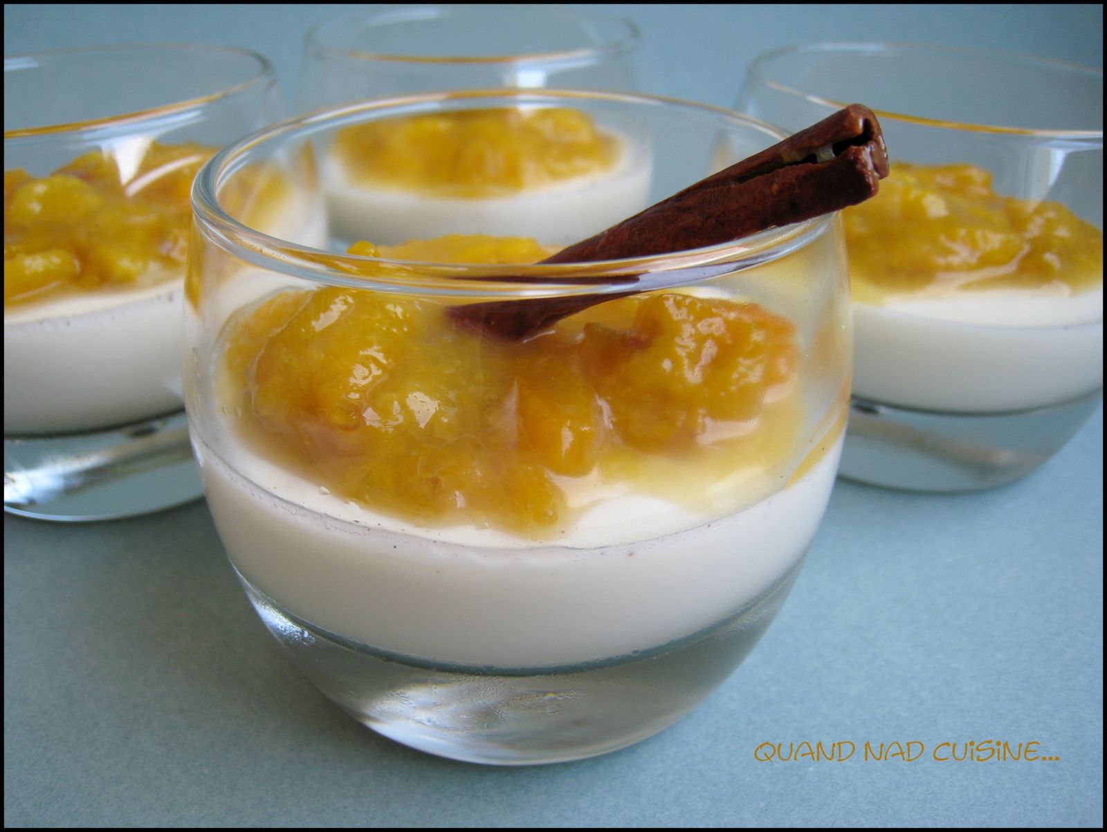 Panna cotta à la cardamome et sa compotée de mirabelles 7 panna cotta cardamome et compot e mirabelles