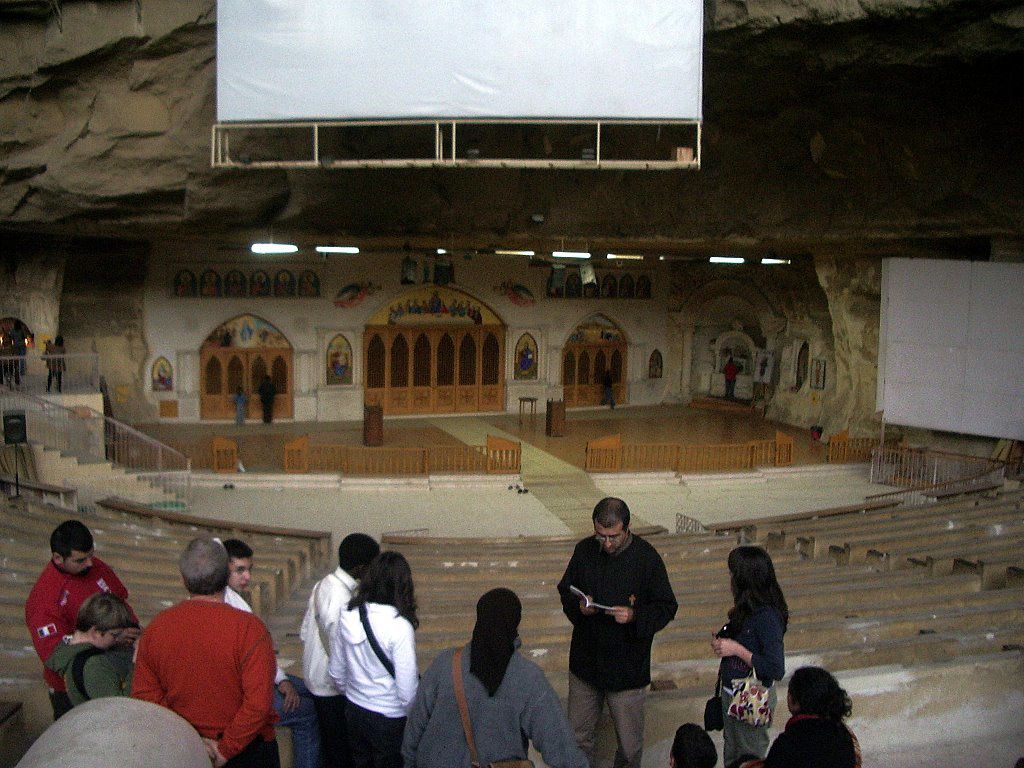 Gottesdienst in der Felsenhöhle