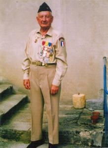 LES ANCIENS QUI ONT TANT SOUFFERT LE DOYEN A L' HONNEUR Georges-ARBRE-copie-1
