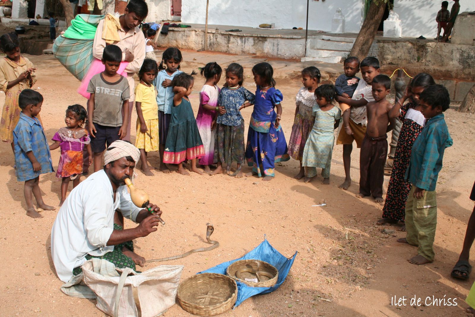 Charmeur-Hampi.jpg