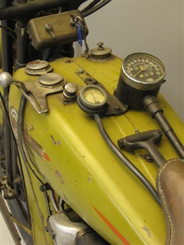Harley Davidson 1927 27JD 1200 cc 2 cyl ioe 010 11 AM Harley-davidson 1927 05