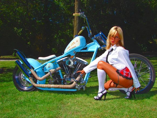 Girls on Bikes - sexy school girl girls_on_bikes_0490.jpg