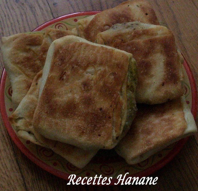 Msemen (crèpes feuilletées) au four, farci aux poivrons et viande hachée -  Recettes by Hanane