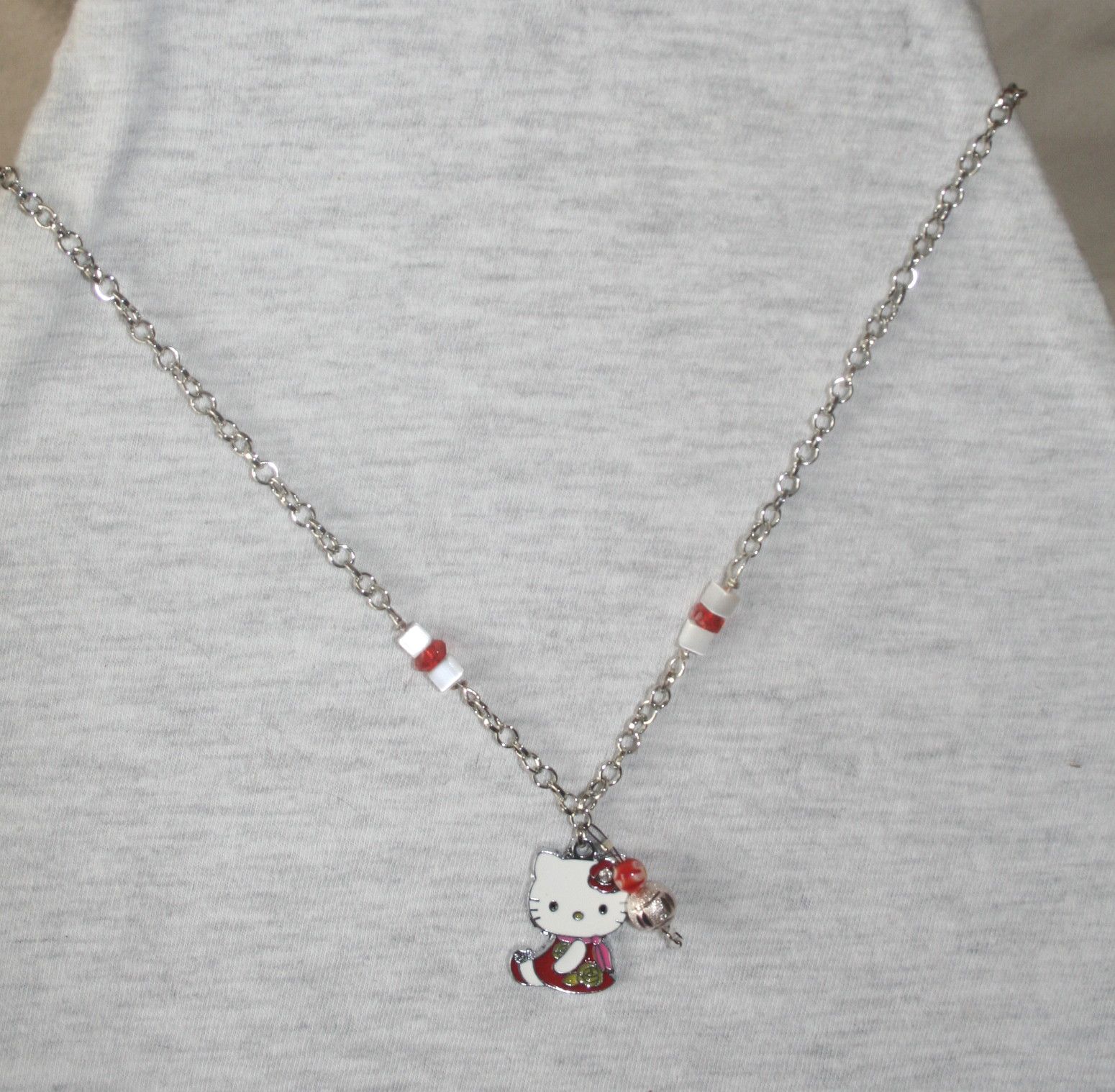Collier Hello Kitty - Le blog de Créations-Gil,bijoux artisanaux
