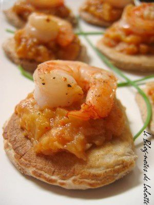 blinis_caviar_aubergine_pomme_crevettes_recette