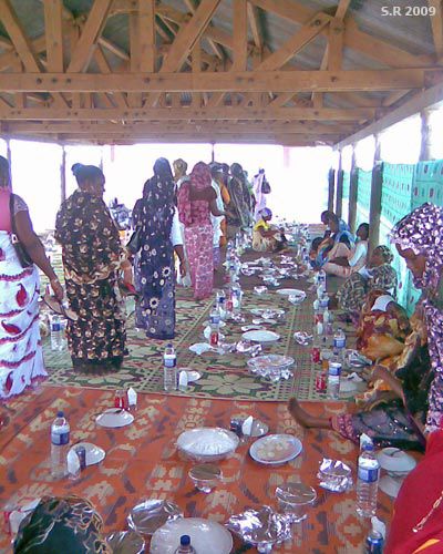 Mariage mahorais ~ le repas des femmes