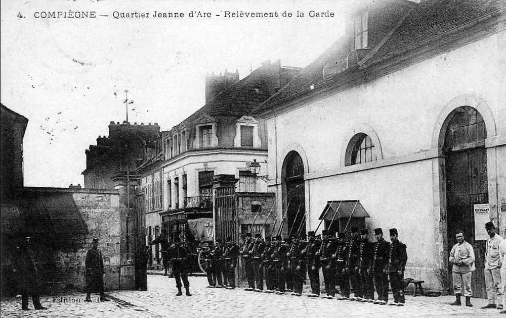Album - la ville de Compiègne (Oise) , les casernes de Jeanne d'Arc et de Bourcier