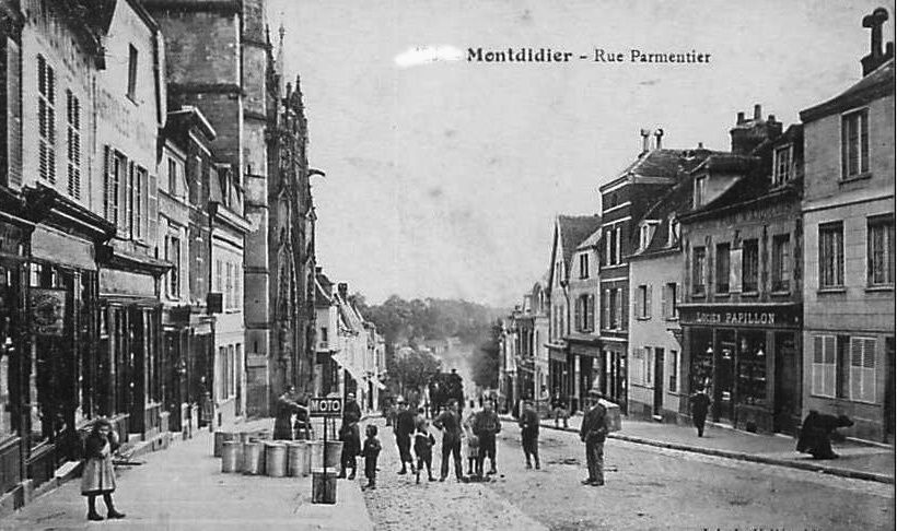 Album - la ville de Montdidier (Somme), les places et les rues