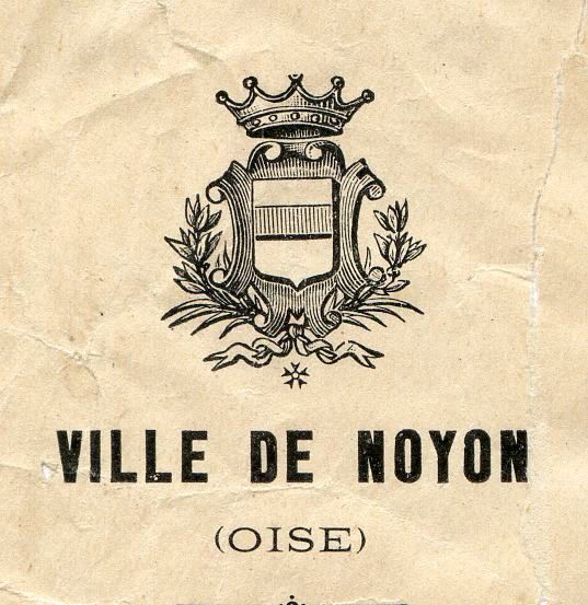 Album - la ville de Noyon (Oise), la fontaine du Dauphin et diverses statues.