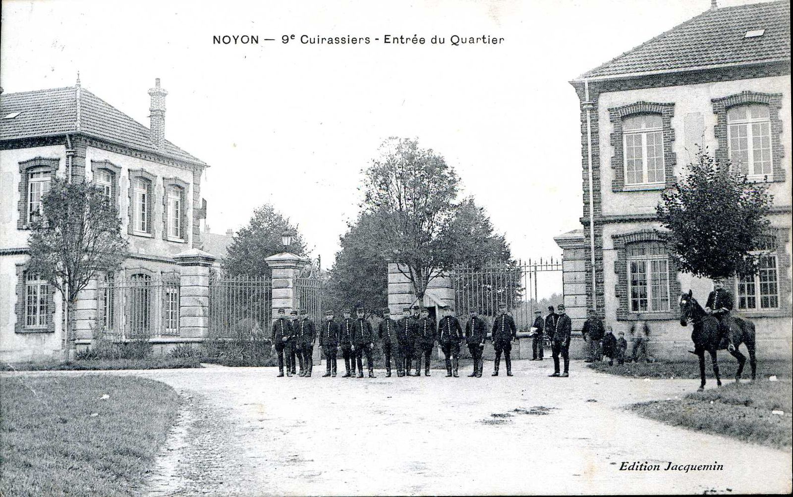Album - la ville de Noyon (Oise), la caserne, le régiment du 9éme cuirassiers