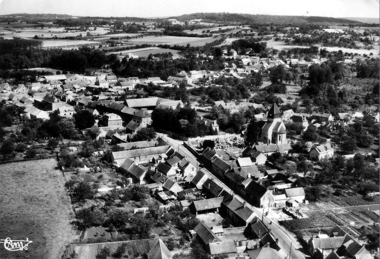 Album - le village de Coudun (Oise), au cours des mois des années 1800 et 1900