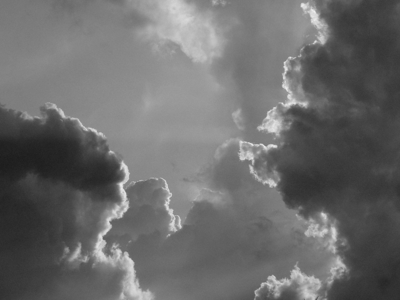 nuages noir et blanc