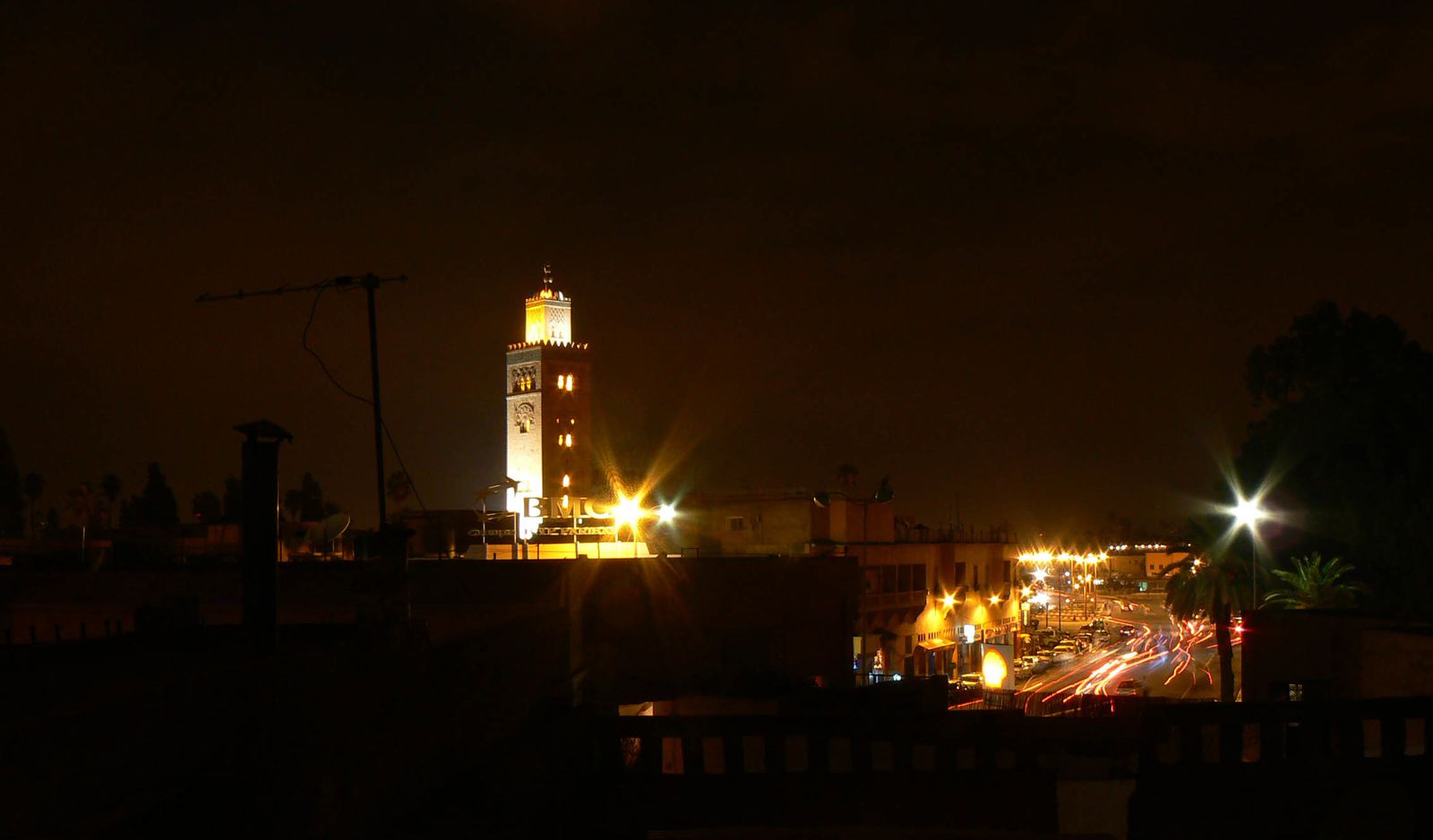 marrakech maroc nuit minaret