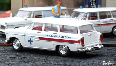 393904 Marly Ambulance