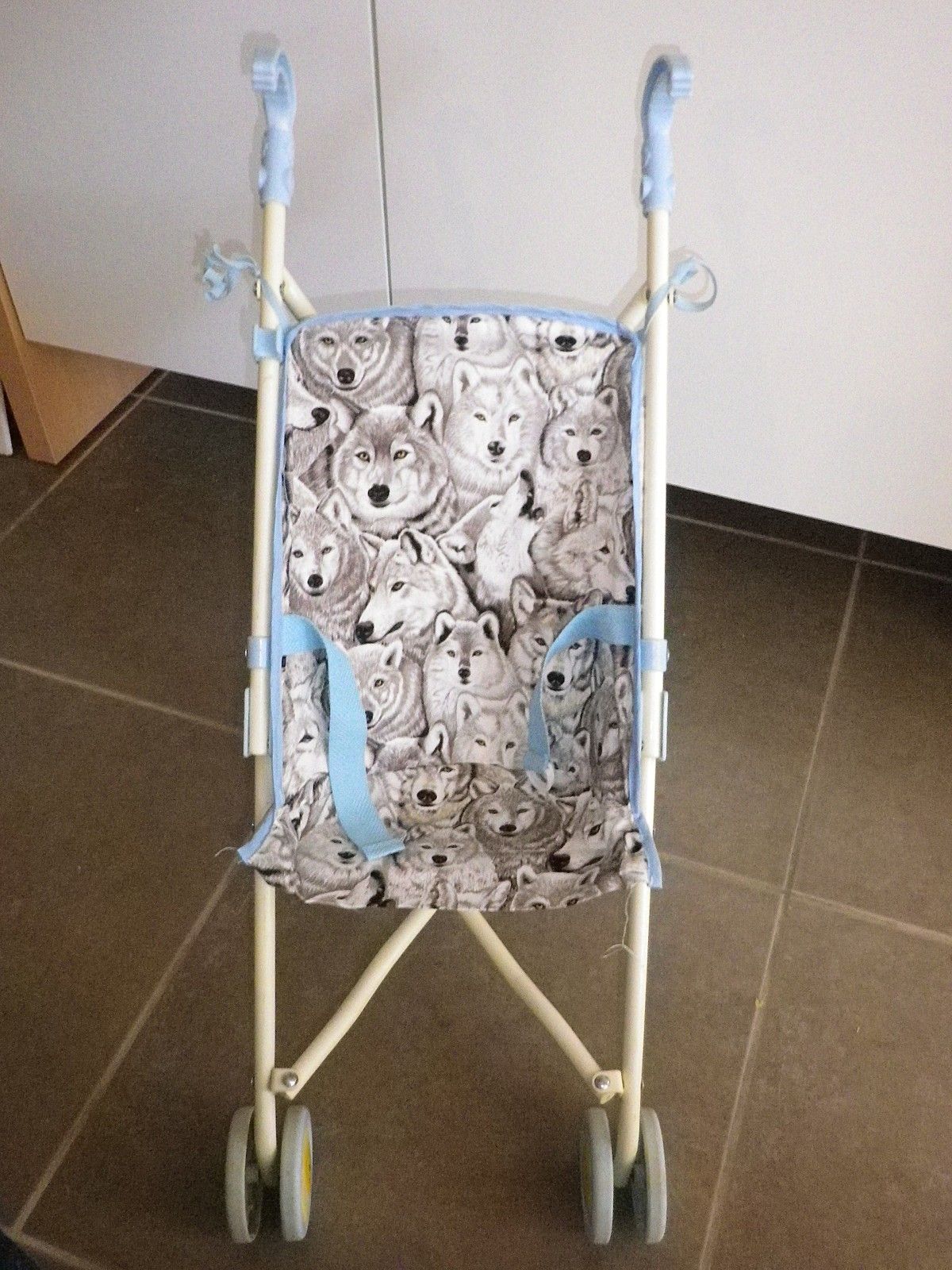 assise poussette canne