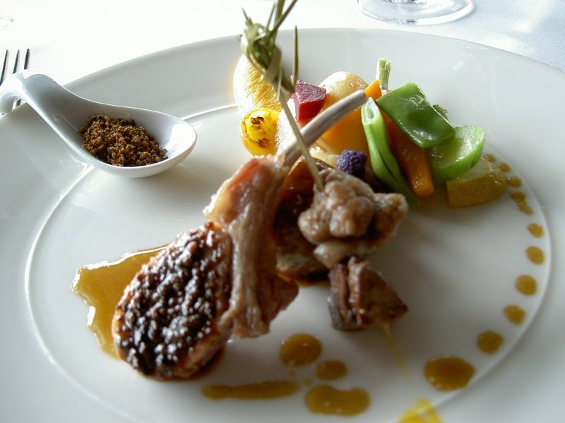 Cou_i_Cou_a_d_agneau_de_Saugues_au_pralin__de_c_pes__fricot_de_l_gumes_et_cr_me_de_butternut