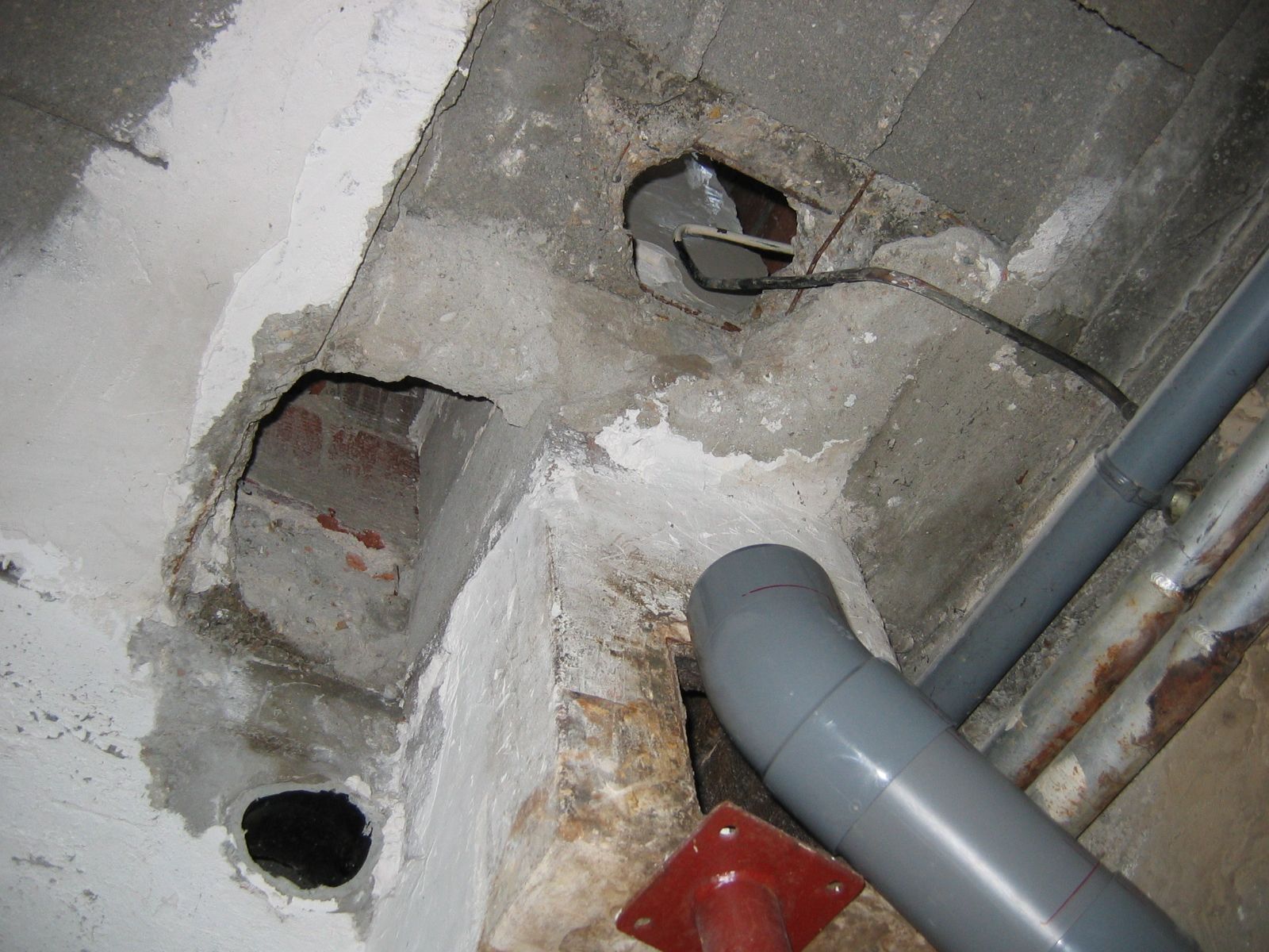 Wc de l'étage...évacuation la maison aux 12 travaux