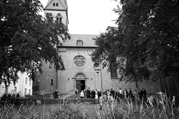 St-Nikolaus-Kirche-in-Gruiten-Dorf-aussen-Kopie-1.jpg
