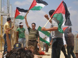 bilin_manif_140_mc.jpg