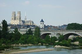 Orleans_Cathedrale_Pont_Georges_V_01.jpg