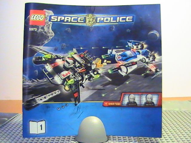 LEGO SPACE POLICE n° 5973 de 2009 - Poursuite dans l'espace. - Le blog de  jfamuséetrainHO