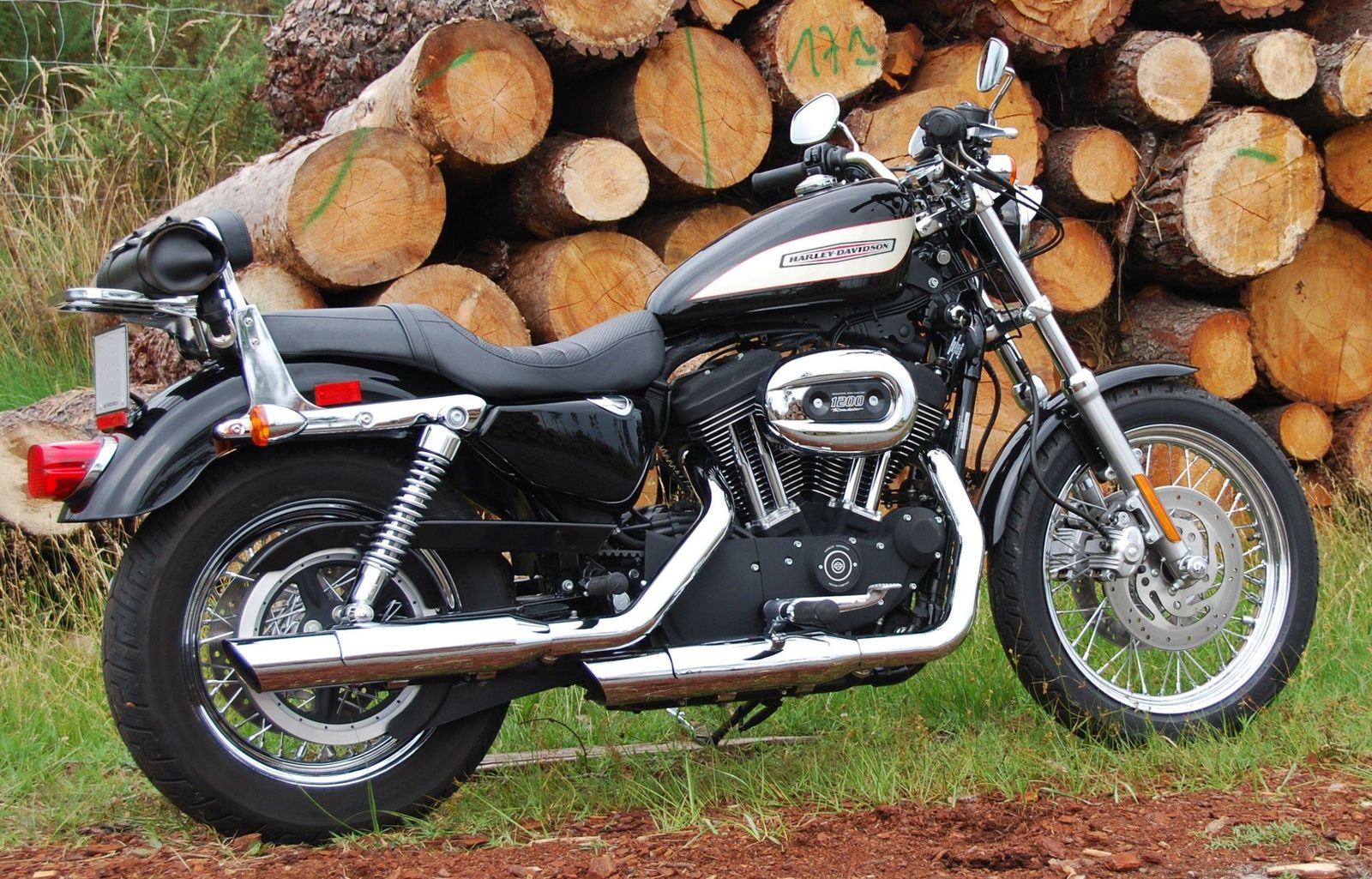 Mon Sportster XL1200R 2007 Ses nouveaux silencieux Screamin