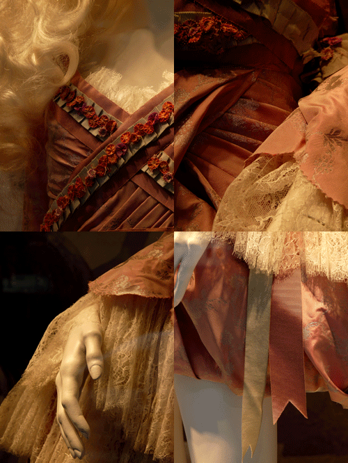 alexander-mac-queen-alice -au-pays-des-merveilles ALEXANDER-MAC-QUEEN-2.gif
