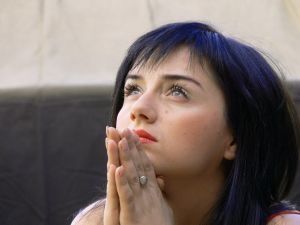 645137_praying.jpg