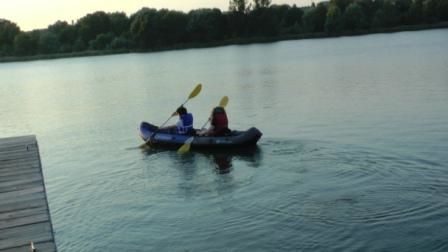 jap3-canoeS.JPG