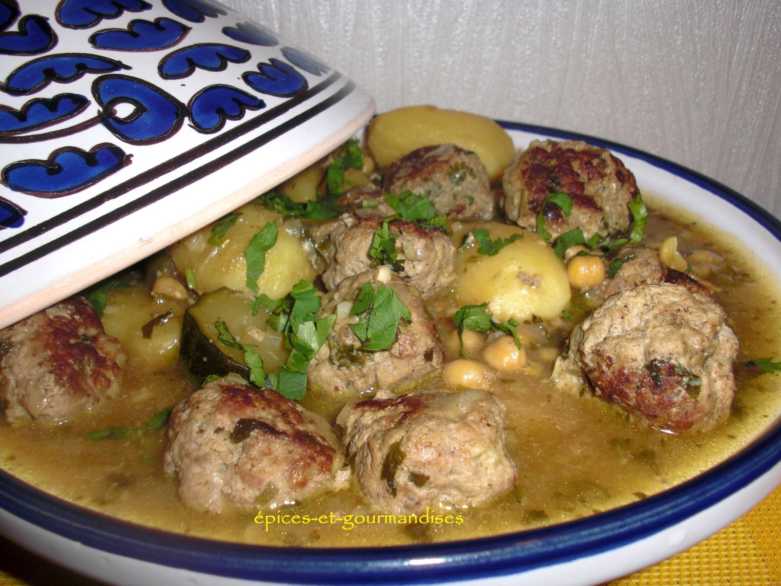 Tajine de boulettes de boeuf en sauce blanche - épices et gourmandises,...  le blog de mariellen