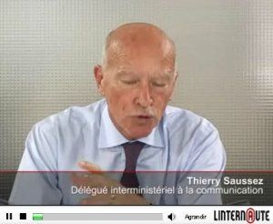 Thierry Saussez répondant à un interview vidéo