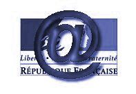 Arobase au dessus du logo des sites officiels français