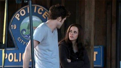 twilight-saga-eclipse-robert-pattinson-kristen-stewart-long.jpg