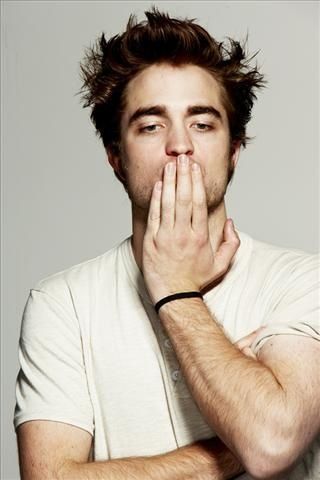 022-EWOuttakes RPattz