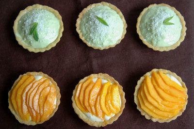Mousse au pandan et noix de coco râpée - Mousse à la lime et mangue fraiches en tartelettes Mousse au pandan et noix de coco râpée - Mousse à la lime et mangue fraiches en tartelettes