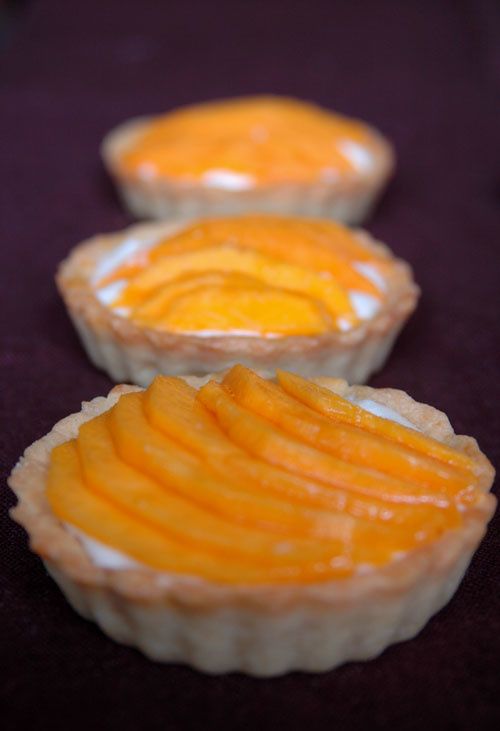 Mousse à la lime et mangue fraiches en tartelettes Mousse à la lime et mangue fraiches en tartelettes