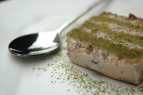 Génoise au thé vert matcha et crème aux haricots rouges (azuki) Génoise au thé vert matcha et crème aux haricots rouges (azuki)