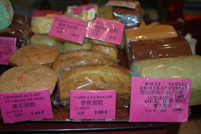 Génoise au lait et crème au soja, cake aux bananes, roulé vanille - pandan, chocolat Génoise au lait et crème au soja, cake aux bananes, roulé vanille - pandan, chocolat