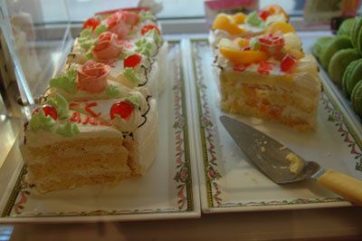 Génoise à la chantilly et durian - Génoise à la chantilly et fruits Génoise à la chantilly et durian - Génoise à la chantilly et fruits